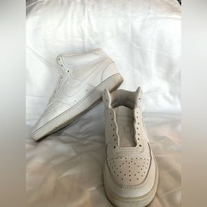 Women’s Air Force 1 size 8